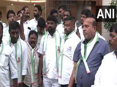 
      
      Supporters protest suspension of BRS MLC K Kavitha
      
      