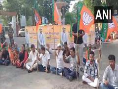 
      
      Bihar: BJP workers protest in Gaya, Danapur as NDA observes 5-hou
      
      