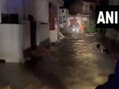 
      
      Boraj dam collapses in Rajasthan's Ajmer; streets flooded, people
      
      