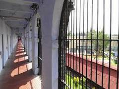 
      
      Delhi Police officials accused of extortion in PS Rani Bagh
      
      