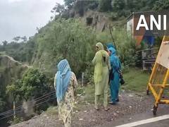 
      
      Punjab: 3 killed, 2 injured after ambulance fell into ditch i
      
      