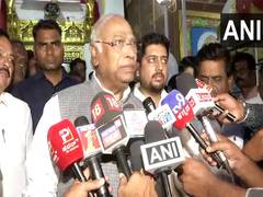 
      
      Kharge meets family members of Peetadhipathi Sharanabasappa Appa
      
      