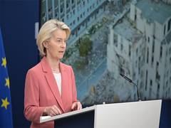 
      
      EU chief may face fresh No Confidence vote in Parliament
      
      
