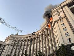 
      
      Russian strikes kill 3, set fire to Ukraine govt building
      
      