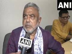 
      
      Debasish backs KMC directive for “Bengali language” on signboard
      
      