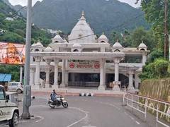 
      
      Vaishno Devi yatra remains suspended for 14th consecutive day
      
      