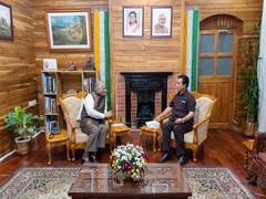 
      
      Governor V K Singh, CM Lalduhoma discuss Mizoram’s progress
      
      