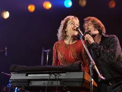 
      
      Hugh Jackman, Kate Hudson's 'Song Sung Blue' trailer out
      
      