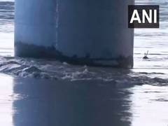 
      
      Yamuna River’s water level nears the danger mark
      
      
