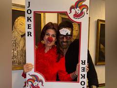 
      
      Twinkle gives sneak peek into Akshay’s ‘7 a.m.’ birthday bash
      
      