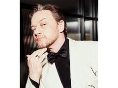
      
      James McAvoy attacked by stranger at Toronto bar
      
      