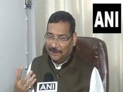 
      
      MP Deepak Prakash says that few opposition members supporrt PM
      
      