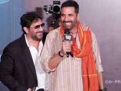 
      
      Akshay Kumar, Arshad Warsi share fun moment at trailer launch
      
      