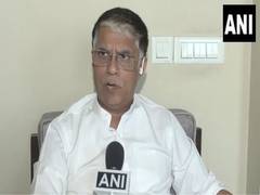 
      
      “Bail Buddhi people sitting in cabinet”: Pawan Khera
      
      