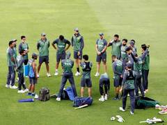 
      
      Pakistan coach Hesson hails Nawaz as 