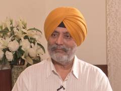 
      
      Lt Gen Dhillon takes jibe at Pak Army chief, says 