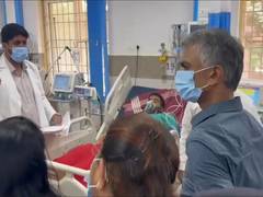 
      
      Minister Gowda meets Hassan Ganesh accident injured
      
      