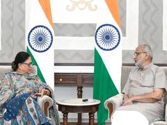 
      
      Former Rajasthan CM Vasundhara Raje meets new VP Radhakrishnan
      
      