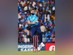 
      
      Currie called up to England squad as Mahmood suffers injury
      
      