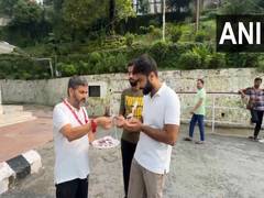
      
      Shri Mata Vaishno Devi Shrine Board distributes prasad to devotee
      
      
