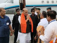 
      
      Defence Minister Rajnath Singh arrives in Kolkata 
      
      