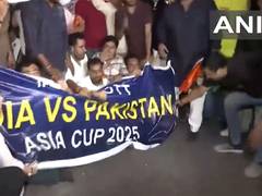 
      
      Delhi: AAP's workers protest against Ind-Pak Asia Cup match 
      
      