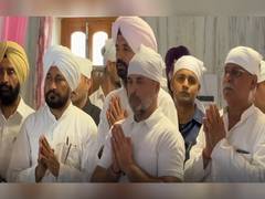 
      
       Rahul Gandhi visits Baba Budha ji Samadh Astan Gurudwara
      
      