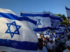 
      
      Israeli autoinjector delivers lifesaving treatment
      
      
