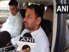 
      
      'PM offering gifts in Bihar as elections are approaching': Tej
      
      