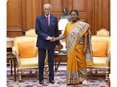 
      
      President Murmu meets Mauritius PM Ramgoolam
      
      