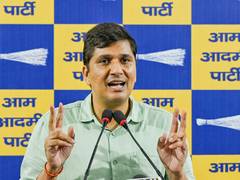 
      
      Sanitation workers, drivers forced to attend PM's birthday: AAP
      
      