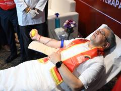 
      
      Ashwini Vaishnaw donates blood during Seva Saptah
      
      