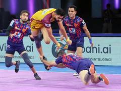 
      
      PKL 12: Dabang Delhi defenders shine in 33-29 victory over Titans
      
      