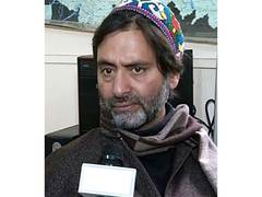 
      
      Amit Malviya slams Cong over Yasin Malik's meeting with PM Singh
      
      