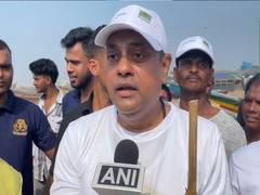 
      
      Sambit Patra, Jaya Prada participate in clealiness drive 
      
      