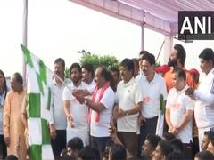 
      
      Chhattisgarh Dy CM Arun Sao flags off 'Namo Yuva Run' in Raipur
      
      