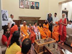 
      
      Uttarakhand: Akhara Parishad pays courtesy visit to CM Dhami 
      
      