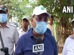 
      
      Cleanliness drive carried out at 33 places: Delhi BJP president 
      
      