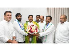 
      
      Leaders from BJP, TDP, Congress join YSRCP in presence of Jagan
      
      