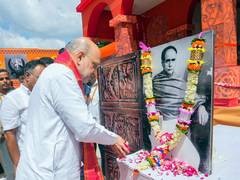 
      
      Amit Shah pays tribute to educator Ishwar Chandra Vidyasagar
      
      