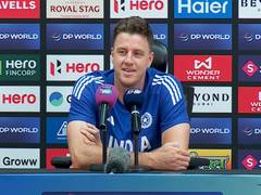 
      
      Morkel confirms Pandya, Abhishek facing cramps in 2nd innings
      
      