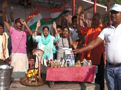 
      
      Uttar Pradesh: Prayers held in Prayagraj for Team India's victory
      
      
