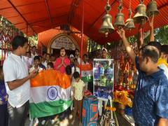 
      
      UP: Cricket fans perform hawan, pooja for India's victory 
      
      