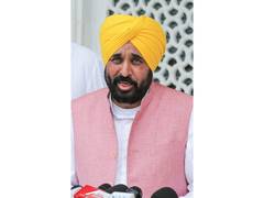 
      
       Punjab CM visits hospital to check on Rajvir
      
      