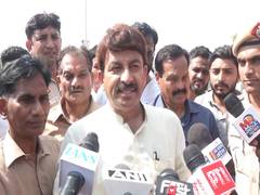 
      
      Manoj Tiwari attacks AAP, Congress, calls them “dangerous drug”
      
      