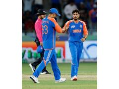 
      
      Asia Cup final: India restricts Pakistan to 146
      
      