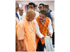 
      
      Uttar Pradesh CM Yogi Adityanath Ji Visits Ada Studio 
      
      