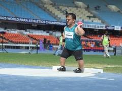 
      
      Denis Gnezdilov rules world with record-breaking throw
      
      