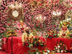 
      
      Mahant Shri Paras Bhaiji Maharaj Inspires Thousands
      
      