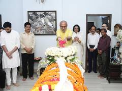 
      
      VP Radhakrishnan pays tributes to BJP leader VK Malhotra
      
      